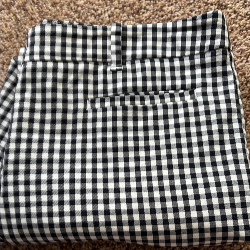 Ann Taylor Black and White Gingham Cropped Pants - Picture 3 of 4